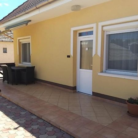 Garden Apartmanhaz 2 Hajduszoboszlo Exterior photo